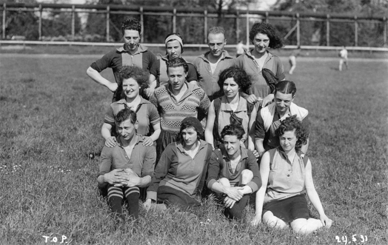 Иллюстрация к книге — В поисках Лин. История о войне и о семье, утраченной и обретенной [i_005.jpg]