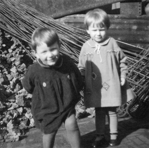 Иллюстрация к книге — В поисках Лин. История о войне и о семье, утраченной и обретенной [i_014.jpg]