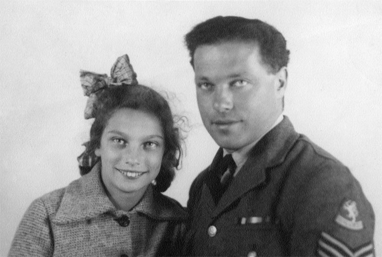 Иллюстрация к книге — В поисках Лин. История о войне и о семье, утраченной и обретенной [i_026.jpg]