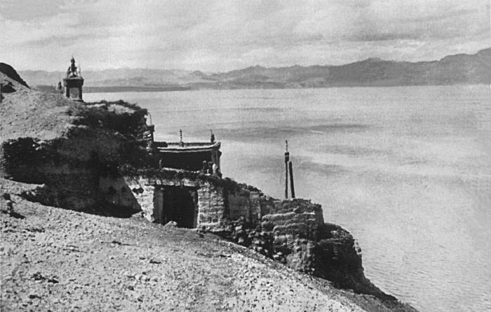 Иллюстрация к книге — Святые и разбойники неизведанного Тибета. Дневник экспедиции в Западный Тибет [i_012.jpg]