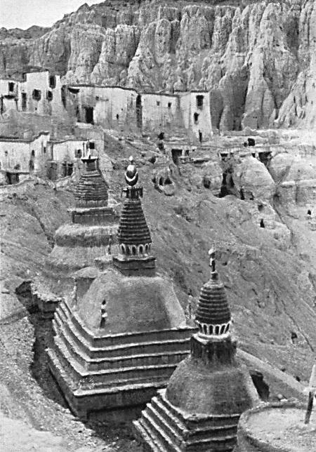 Иллюстрация к книге — Святые и разбойники неизведанного Тибета. Дневник экспедиции в Западный Тибет [i_022.jpg]