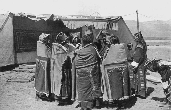 Иллюстрация к книге — Святые и разбойники неизведанного Тибета. Дневник экспедиции в Западный Тибет [i_025.jpg]