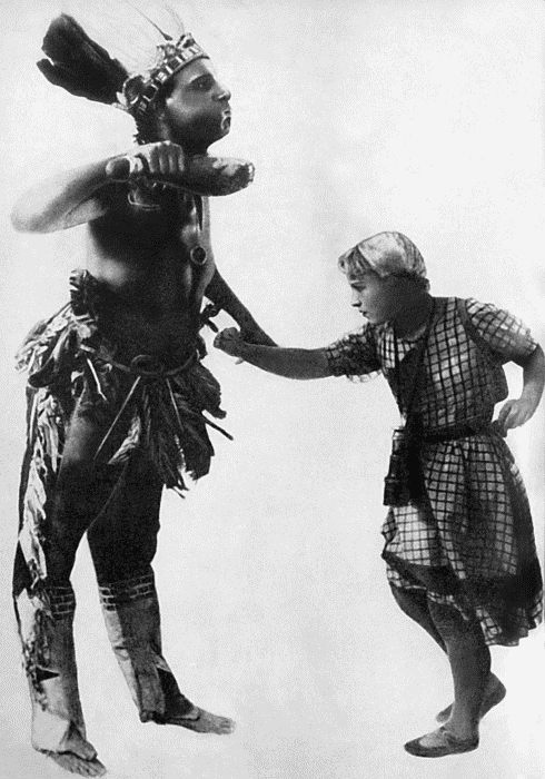 Иллюстрация к книге — Тень. Голый король [i_002.jpg]