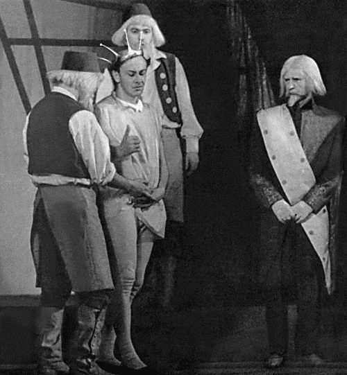 Иллюстрация к книге — Тень. Голый король [i_015.jpg]