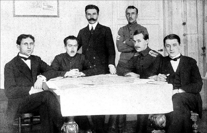 Иллюстрация к книге — В дни мировой войны. Мемуары министра иностранных дел Австро-Венгрии [i_033.jpg]