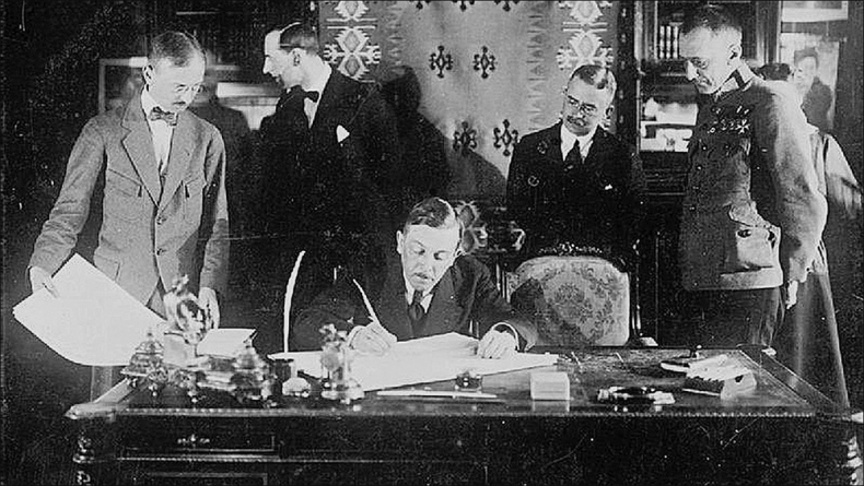 Иллюстрация к книге — В дни мировой войны. Мемуары министра иностранных дел Австро-Венгрии [i_036.jpg]