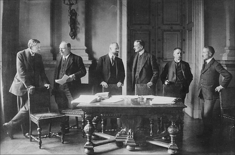 Иллюстрация к книге — В дни мировой войны. Мемуары министра иностранных дел Австро-Венгрии [i_037.jpg]