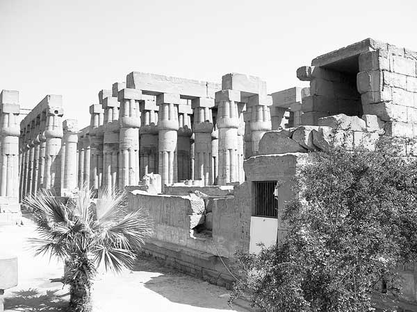 Иллюстрация к книге — Великие правители [i_002.jpg]