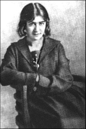 Иллюстрация к книге — Любовь в Серебряном веке. Истории о музах и женах русских поэтов и писателей. Радости и переживания, испытания и трагедии… [i_029.jpg]