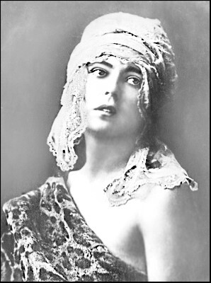 Иллюстрация к книге — Любовь в Серебряном веке. Истории о музах и женах русских поэтов и писателей. Радости и переживания, испытания и трагедии… [i_043.jpg]