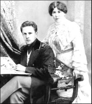 Иллюстрация к книге — Любовь в Серебряном веке. Истории о музах и женах русских поэтов и писателей. Радости и переживания, испытания и трагедии… [i_053.jpg]