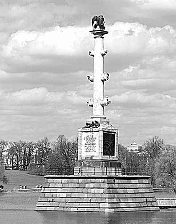 Иллюстрация к книге — Фавориты императорского двора. От Василия Голицына до Матильды Кшесинской [i_088.jpg]