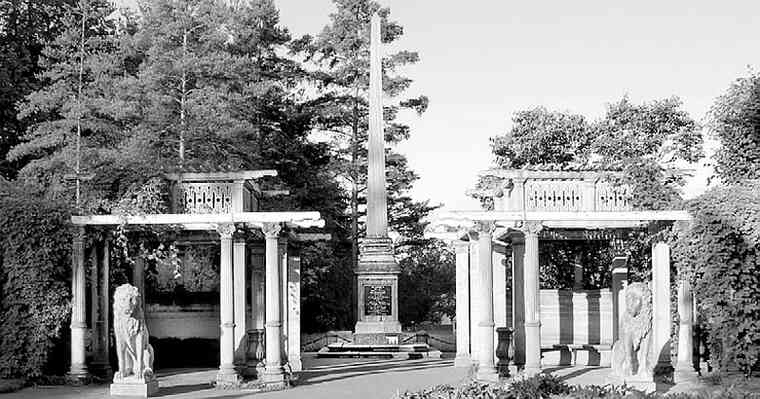 Иллюстрация к книге — Фавориты императорского двора. От Василия Голицына до Матильды Кшесинской [i_089.jpg]