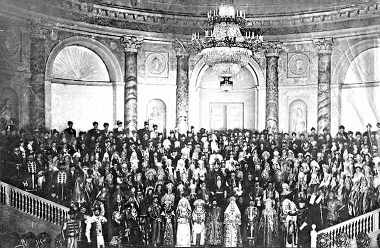 Иллюстрация к книге — Фавориты императорского двора. От Василия Голицына до Матильды Кшесинской [i_205.jpg]