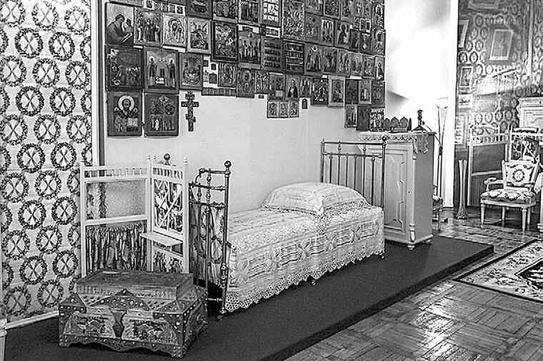 Иллюстрация к книге — Фавориты императорского двора. От Василия Голицына до Матильды Кшесинской [i_211.jpg]