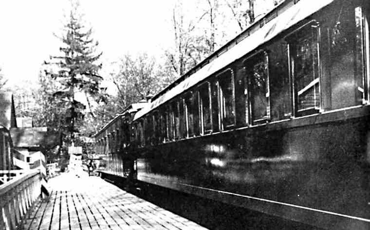 Иллюстрация к книге — Фавориты императорского двора. От Василия Голицына до Матильды Кшесинской [i_216.jpg]