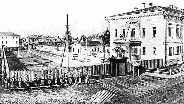 Иллюстрация к книге — Фавориты императорского двора. От Василия Голицына до Матильды Кшесинской [i_220.jpg]