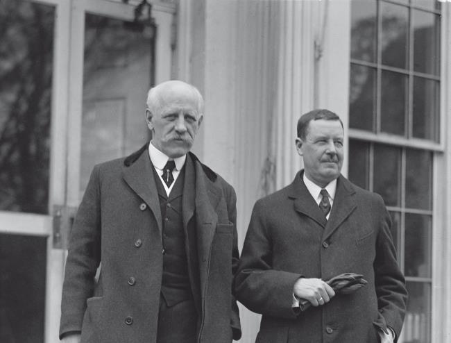 Иллюстрация к книге — 1922: Эпизоды бурного года [img9d15.jpg]