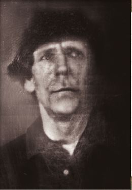 Иллюстрация к книге — Дневник длиною в жизнь. История одной судьбы, в которой две войны и много мира. 1916–1991 [i_005.jpg]