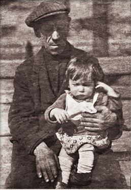 Иллюстрация к книге — Дневник длиною в жизнь. История одной судьбы, в которой две войны и много мира. 1916–1991 [i_008.jpg]