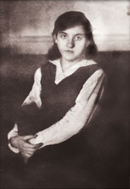 Иллюстрация к книге — Дневник длиною в жизнь. История одной судьбы, в которой две войны и много мира. 1916–1991 [i_030.jpg]