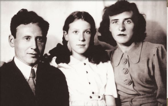 Иллюстрация к книге — Дневник длиною в жизнь. История одной судьбы, в которой две войны и много мира. 1916–1991 [i_070.jpg]