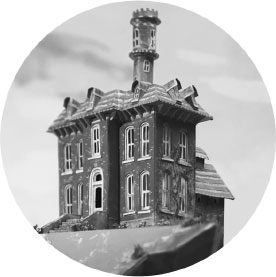 Иллюстрация к книге — Дом в лазурном море [i_001.jpg]