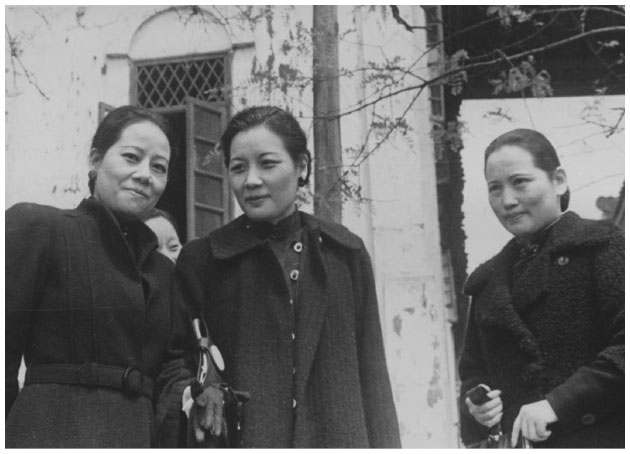 Иллюстрация к книге — Старшая сестра, Младшая сестра, Красная сестра. Три женщины в сердце Китая ХХ века [i_028.jpg]