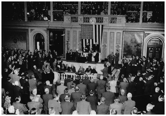 Иллюстрация к книге — Старшая сестра, Младшая сестра, Красная сестра. Три женщины в сердце Китая ХХ века [i_034.jpg]