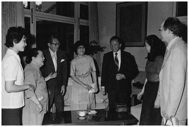 Иллюстрация к книге — Старшая сестра, Младшая сестра, Красная сестра. Три женщины в сердце Китая ХХ века [i_050.jpg]