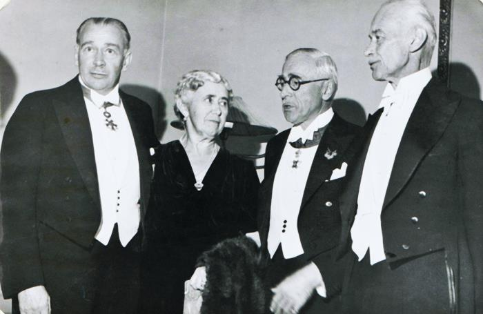 Иллюстрация к книге — Нобели в России. Как семья шведских изобретателей создала целую промышленную империю [i_212.jpg]