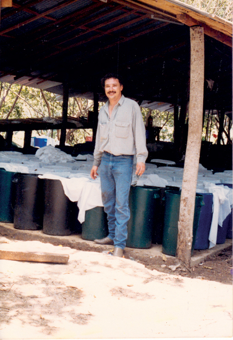 Иллюстрация к книге — Охотники на людей: как мы поймали Пабло Эскобара [i_006.jpg]