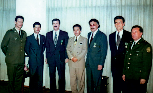 Иллюстрация к книге — Охотники на людей: как мы поймали Пабло Эскобара [i_030.jpg]