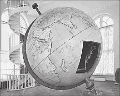 Иллюстрация к книге — Путеводитель по Петербургу. Увлекательные экскурсии по Северной столице. 34 маршрута [i_042.jpg]