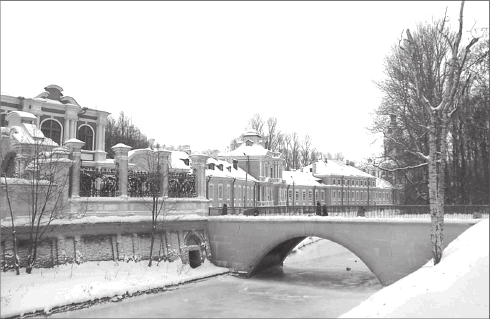 Иллюстрация к книге — Путеводитель по Петербургу. Увлекательные экскурсии по Северной столице. 34 маршрута [i_071.jpg]