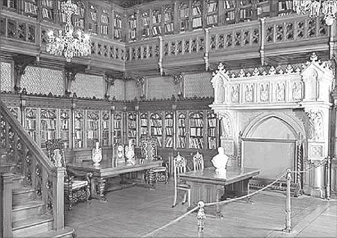 Иллюстрация к книге — Путеводитель по Петербургу. Увлекательные экскурсии по Северной столице. 34 маршрута [i_113.jpg]