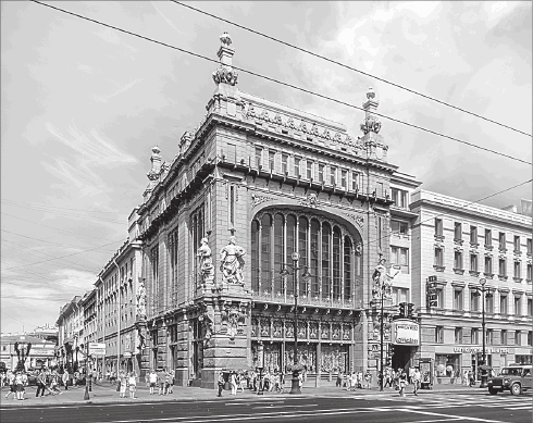 Иллюстрация к книге — Путеводитель по Петербургу. Увлекательные экскурсии по Северной столице. 34 маршрута [i_148.jpg]