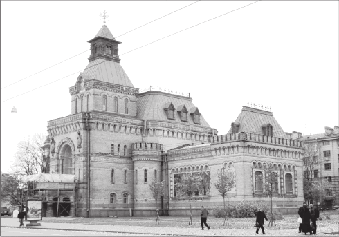 Иллюстрация к книге — Путеводитель по Петербургу. Увлекательные экскурсии по Северной столице. 34 маршрута [i_174.jpg]