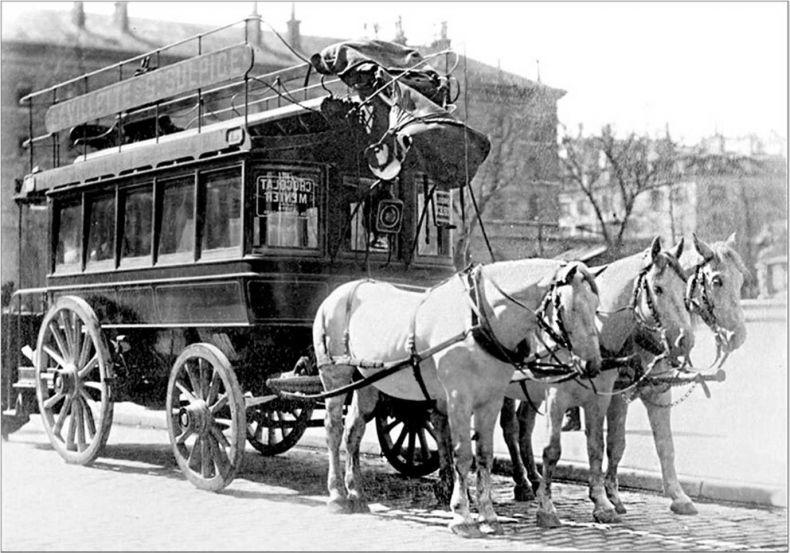 Иллюстрация к книге — Вокруг Знаменской площади. История застройки площади Восстания, Лиговского канала, улиц Восстания и Пушкинской [i_100.jpg]