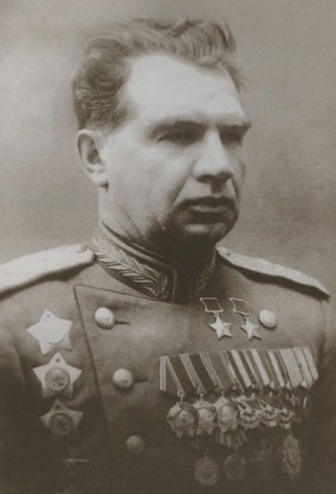 Иллюстрация к книге — Герои Сталинградской битвы [i_016.jpg]