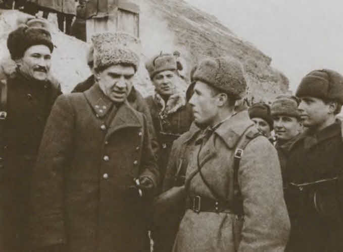 Иллюстрация к книге — Герои Сталинградской битвы [i_020.jpg]