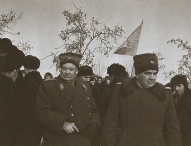 Иллюстрация к книге — Герои Сталинградской битвы [i_034.jpg]