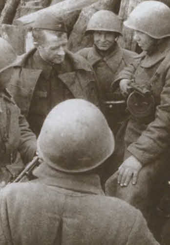 Иллюстрация к книге — Герои Сталинградской битвы [i_041.jpg]