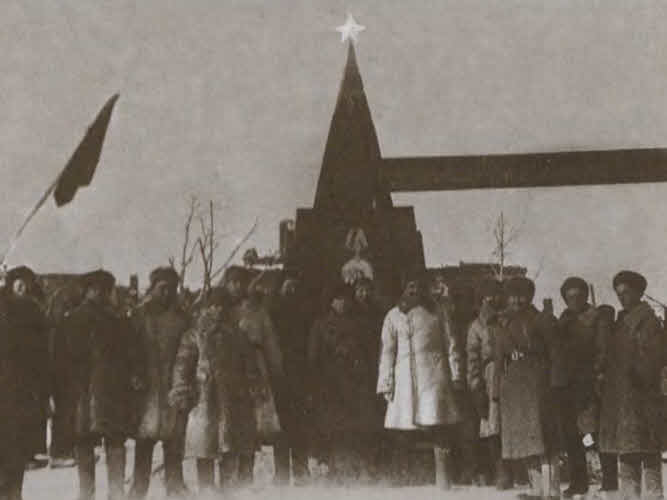 Иллюстрация к книге — Герои Сталинградской битвы [i_049.jpg]