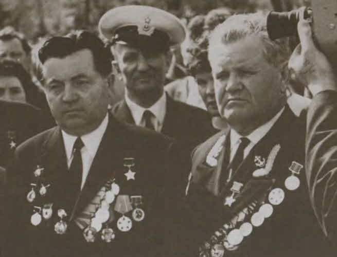 Иллюстрация к книге — Герои Сталинградской битвы [i_064.jpg]