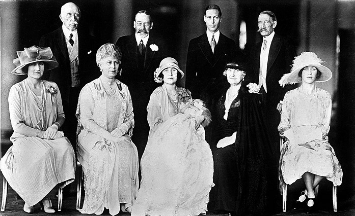 Иллюстрация к книге — Елизавета II – королева Великобритании [i_012.jpg]