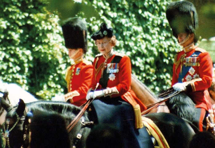 Иллюстрация к книге — Елизавета II – королева Великобритании [i_020.jpg]