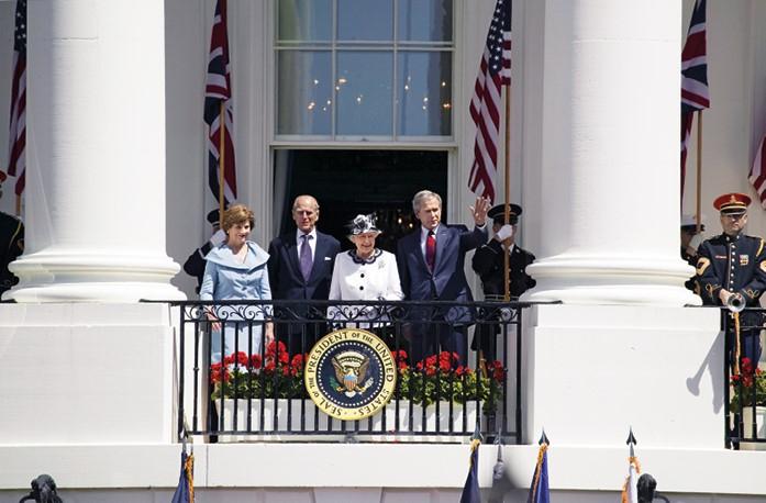 Иллюстрация к книге — Елизавета II – королева Великобритании [i_026.jpg]