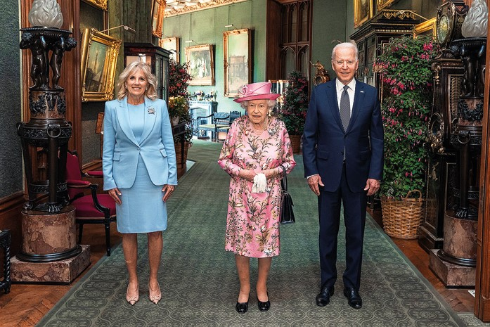 Иллюстрация к книге — Елизавета II – королева Великобритании [i_035.jpg]