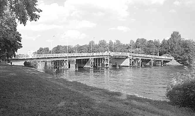 Иллюстрация к книге — Мосты Петербурга. В прошлом, настоящем и будущем [i_038.jpg]